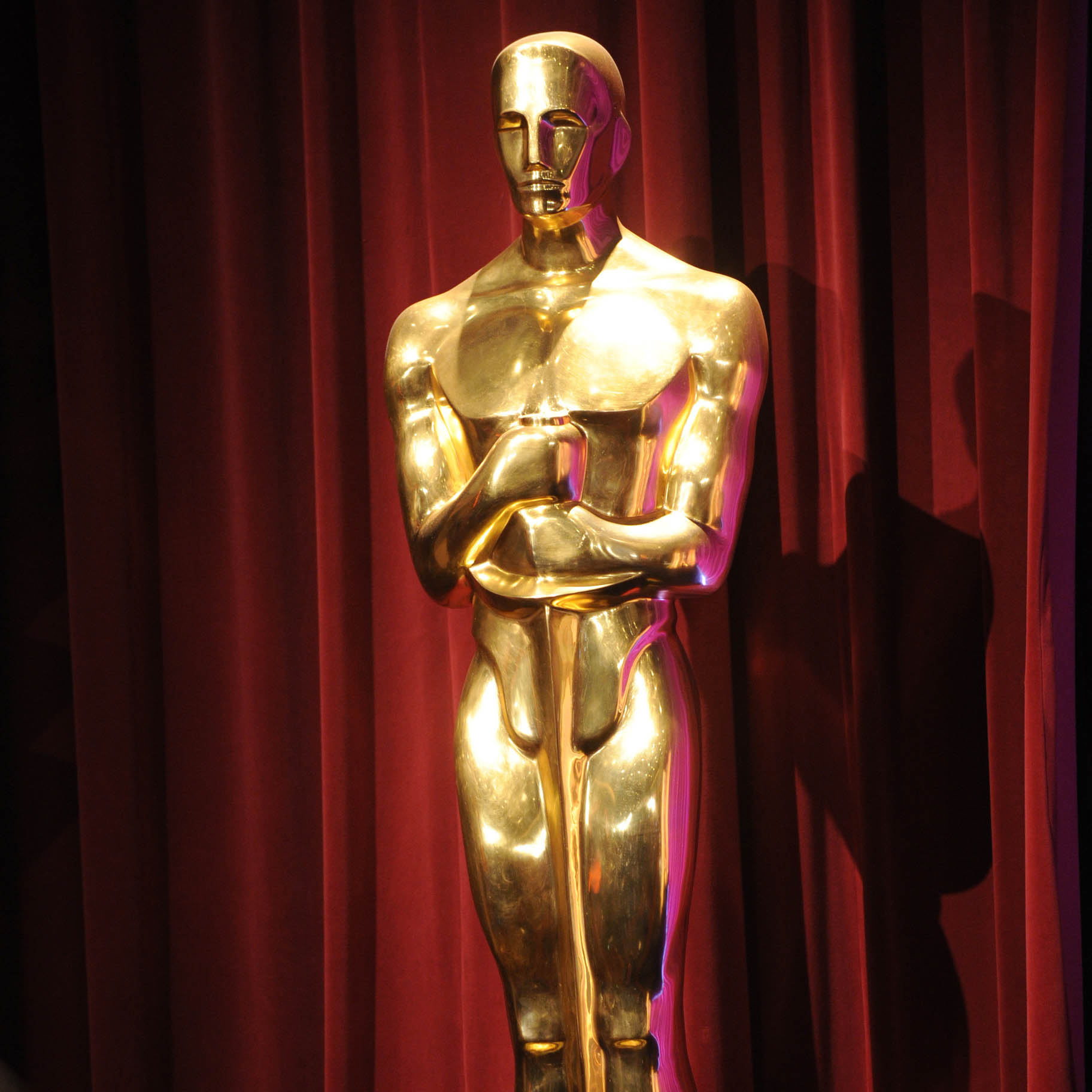 Oscar Statue